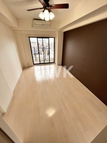 Luxe京都西大路（ラグゼキョウトニシオオジ）の居間・リビング