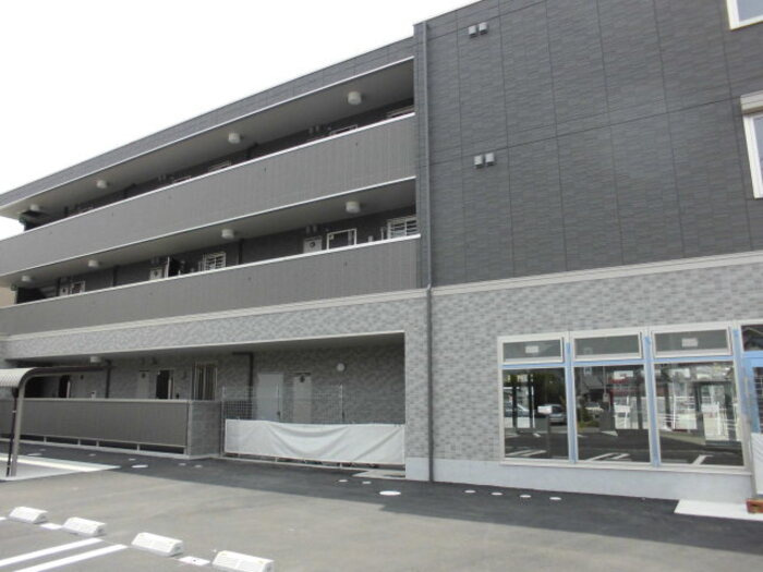 THE RESIDENCE　広畑早瀬町