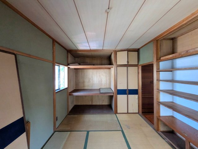 岡山市北区津島南1丁目 中古住宅の和室|◆2階西側和室6.0畳です。収納豊富でお部屋を広く活用できます。
◆室内リフォームをおすすめします！
