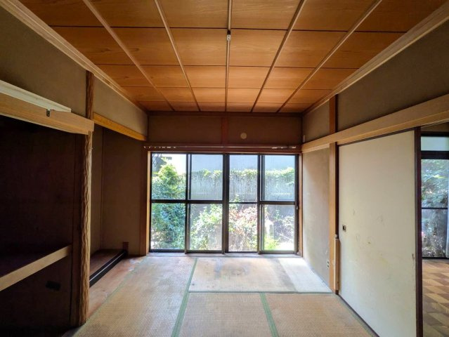 岡山市北区津島南1丁目 中古住宅の和室|◆1階和室6.0畳。室内リフォームをおすすめします！