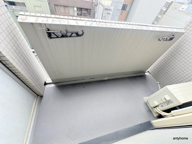 プラトー東心斎橋　仲介手数料無料のバルコニー