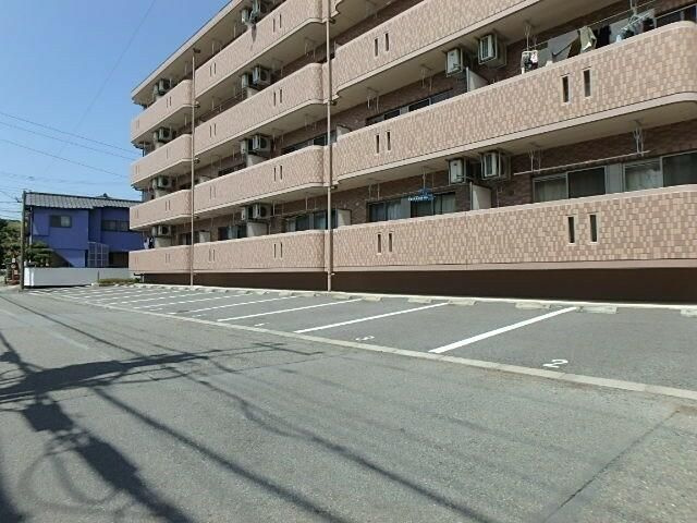 ヴィアクオレの駐車場