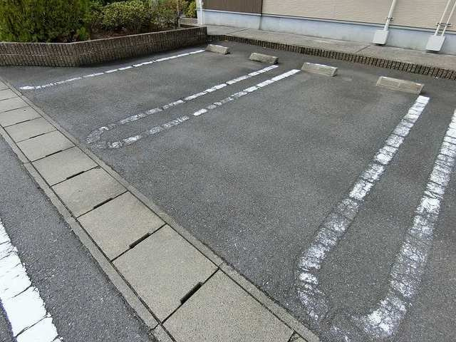 カーサ・エテルノＢの駐車場