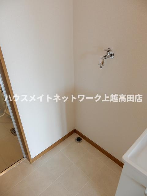 ウイングヒルズＢ棟のその他|洗濯機置場