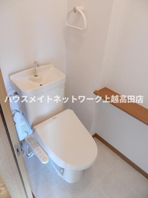 ウイングヒルズＢ棟のトイレ|温水洗浄暖房便座