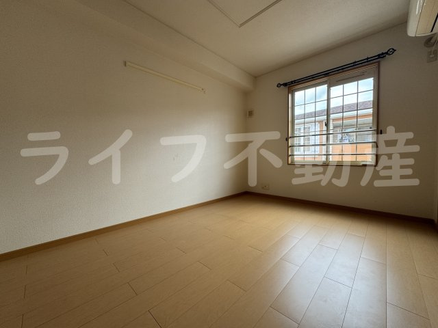 グロースハイツ新石切Ⅰの洋室|明るい洋室です