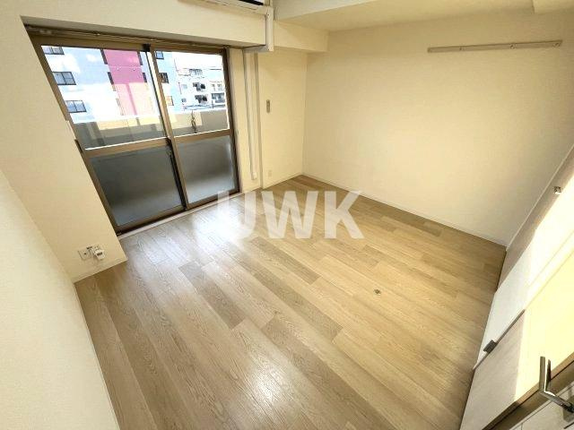 名古屋市中村区則武１丁目の賃貸マンションの居間・リビング