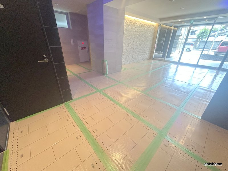 セレニテ新大阪エクラ　仲介手数料無料のロビー