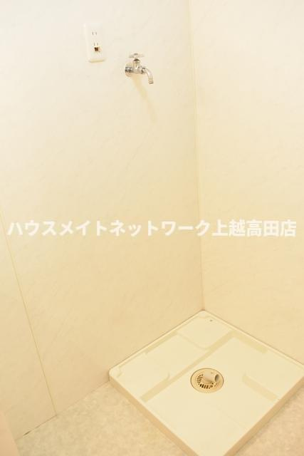 ロイヤルガーデン南城　D棟のその他|洗濯機置場