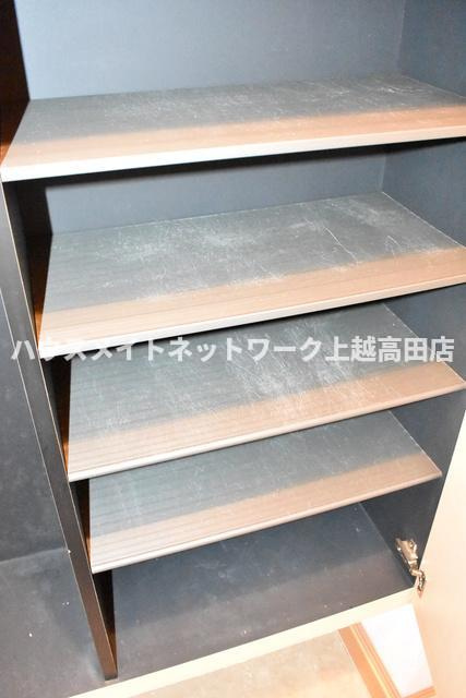ロイヤルガーデン南城　D棟の設備|シューズボックス