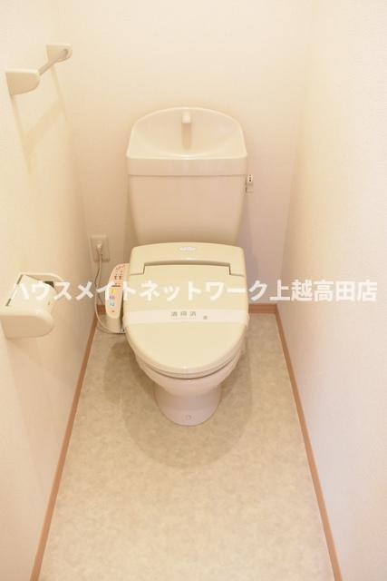 ロイヤルガーデン南城　D棟のトイレ|温水洗浄暖房便座