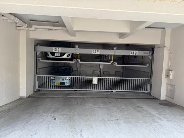 Ｔ’ｓ　ｇａｒｄｅｎ　ＡＯＢＡＤＡＩの駐車場