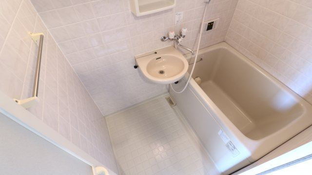レジデンス妙法寺の浴室