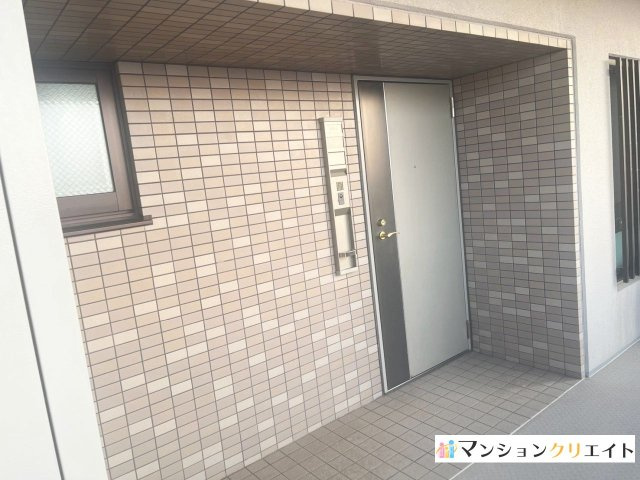 サーパス松本フェニックス通りの玄関|外玄関