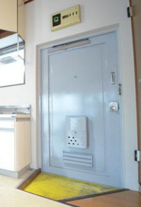 八王子市子安町２丁目の賃貸マンションの玄関