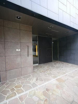 グランドガーラ川崎のエントランス