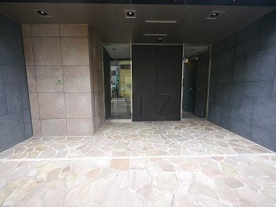 グランドガーラ川崎のエントランス
