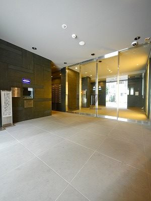 グランドガーラ川崎のエントランス