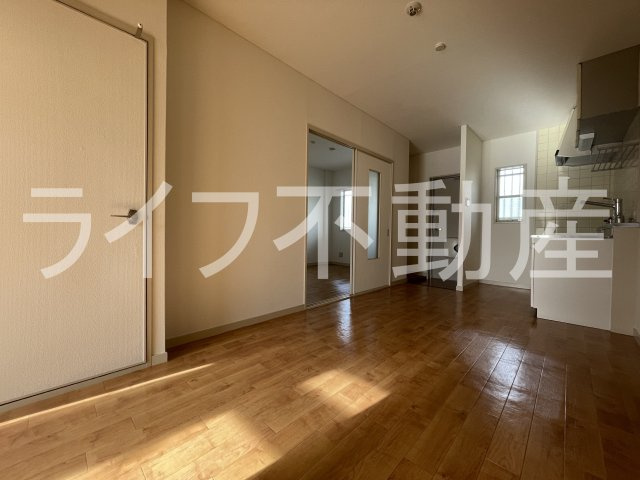 ヴェルディハイツの居間・リビング|こちらの居間で趣味の時間をお楽しみください