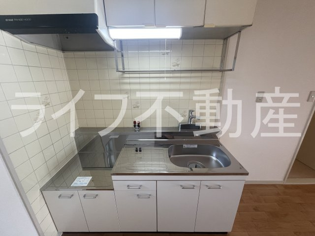 ヴェルディハイツのキッチン|コンパクトなキッチンで掃除もラクラク