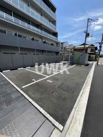 スワンズ京都東寺ガーデンの駐車場