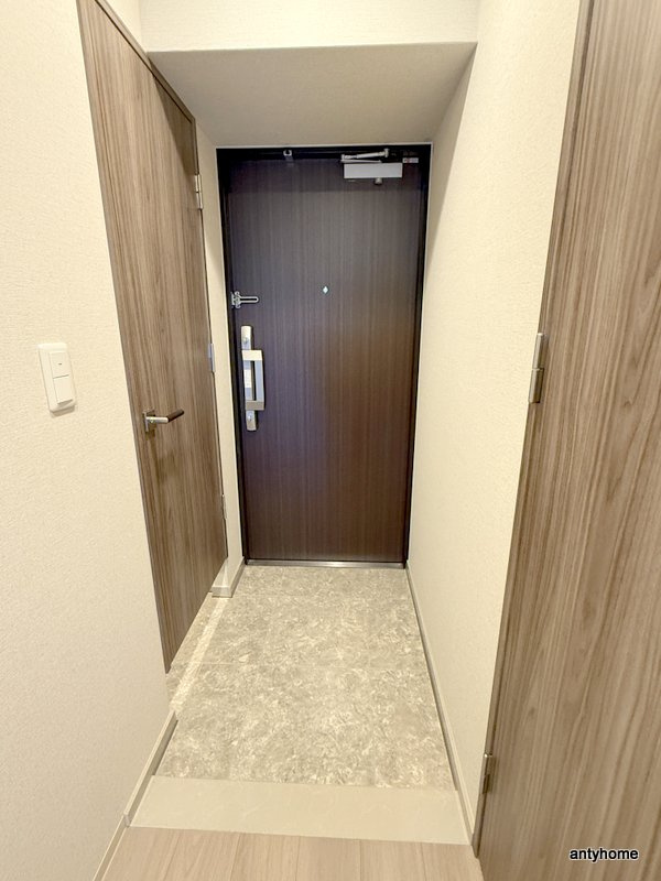 リビオメゾン新大阪　仲介手数料無料の玄関