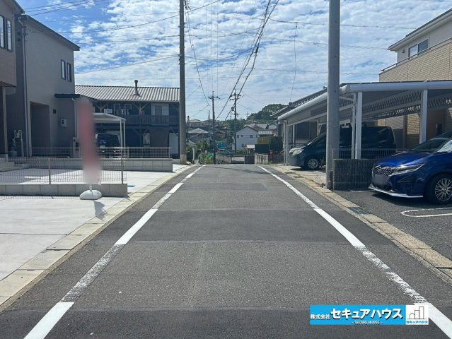 【本日ご案内可能】大府市横根町石丸　全3棟の前面道路含む現地写真|事前予約にて現地ご見学いただけます！お気軽にお問い合わせください♪
■株式会社　セキュアハウス■
住宅ローンに強く、知識、経験豊富なスタッフ在籍
お客様に寄り添い、ご成約後もサポート致します。    