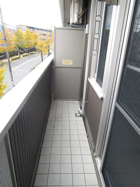 町田市鶴川１丁目のアパートのバルコニー