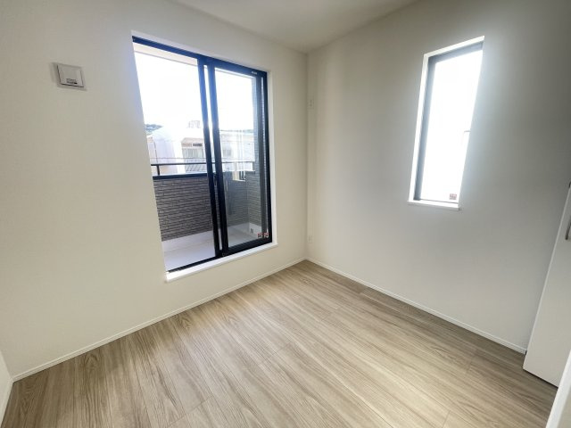 浦添市牧港2丁目（全3棟）の洋室|※同仕様写真です
