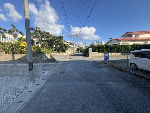 浦添市牧港2丁目（全3棟）の前面道路含む現地写真|※南西側公道6m♪