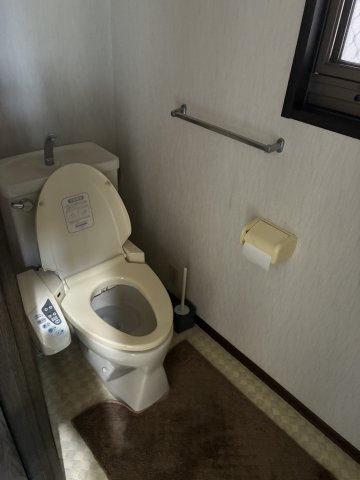 西新町中古戸建のトイレ