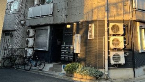モンシェリー西日暮里のエントランス