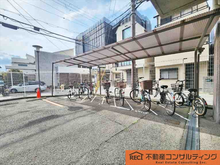 日商岩井夙川マンションの駐車場|スーパーまで徒歩4分！！
