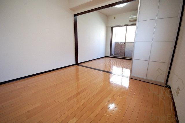 アーバネックス梅田東の洋室