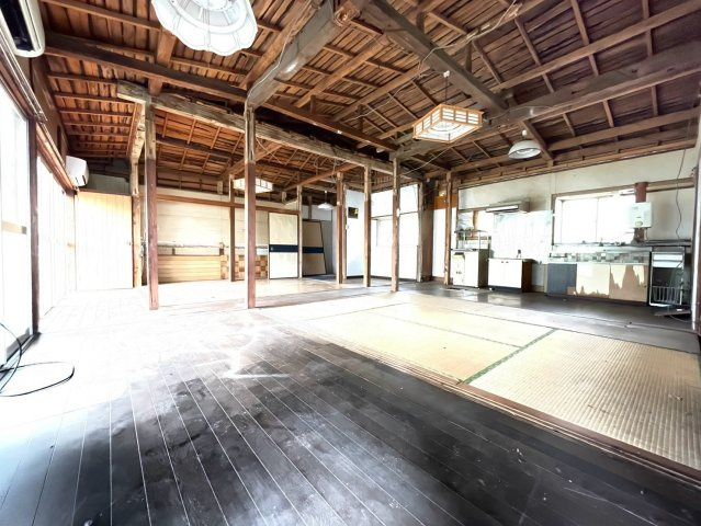 水戸市緑町１丁目　中古戸建の居間・リビング