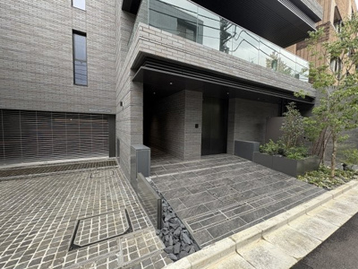 【エントランス】 | Ｆｉａｔ　Ｌｕｘ表参道