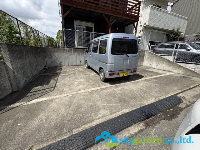 藤沢市石川5丁目　中古戸建の駐車場