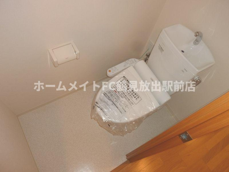 大阪市鶴見区鶴見４丁目の賃貸マンションのトイレ