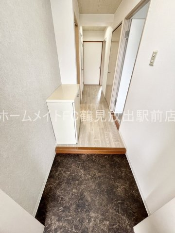 大阪市鶴見区今津中３丁目の賃貸マンションの玄関