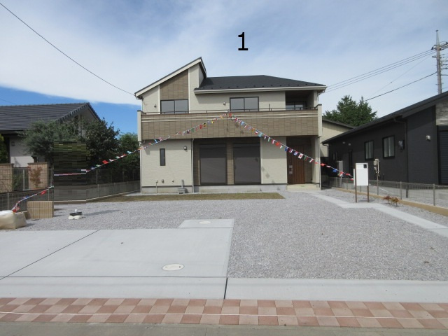 【仲介手数料無料】新築戸建　吉見町久保田1437-1（全2棟）の前面道路含む現地写真