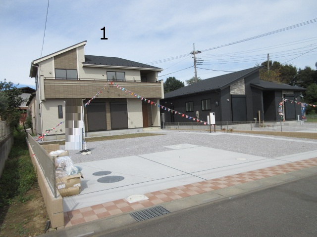【仲介手数料無料】新築戸建　吉見町久保田1437-1（全2棟）の前面道路含む現地写真