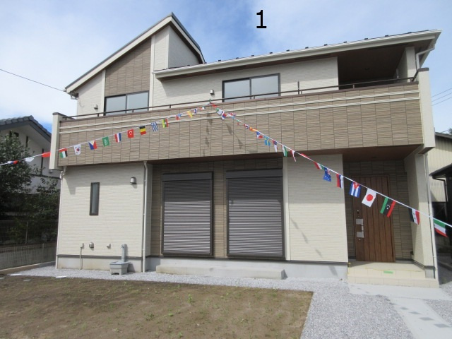 【仲介手数料無料】新築戸建　吉見町久保田1437-1（全2棟）の前面道路含む現地写真