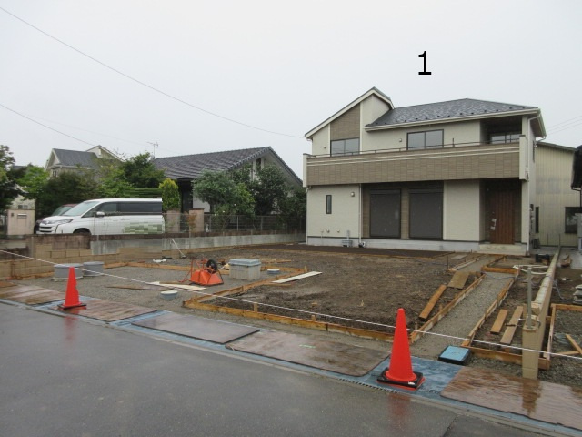 【仲介手数料無料】新築戸建　吉見町久保田1437-1（全2棟）の前面道路含む現地写真