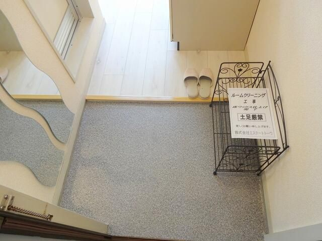 エーデルパレスの玄関