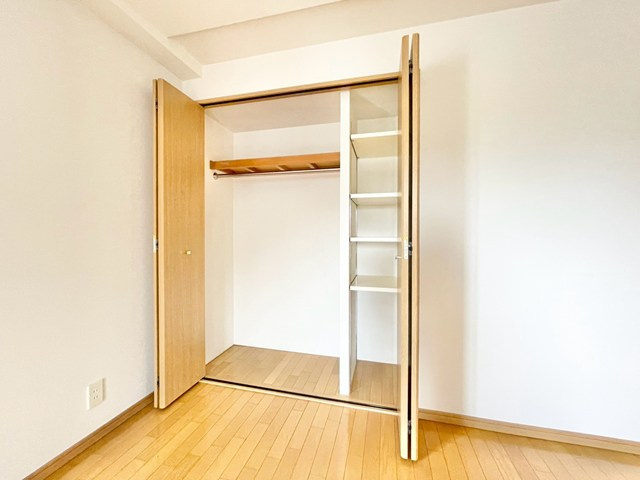 【収納】 | エステムコート吹田片山公園フローラ | エイブル売買事業部では、箕面市・豊中市・吹田市・池田市・茨木市・高槻市の北摂エリア全域で、物件のご紹介を致しております。北摂エリアにて購入物件をお探しの際は、当社までお問合せ下さいませ。