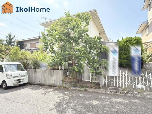 神戸市西区月が丘5丁目　中古戸建の前面道路含む現地写真|●資料・カタログのご請求無料●最寄り駅の栄駅までは徒歩13分。駅ちかで通勤や通学に便利な立地です
