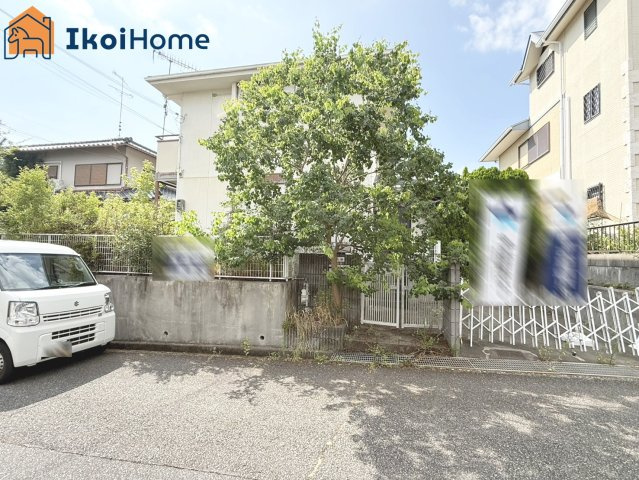 神戸市西区月が丘5丁目　中古戸建の前面道路含む現地写真|●資料・カタログのご請求無料●最寄り駅の栄駅までは徒歩13分。駅ちかで通勤や通学に便利な立地です