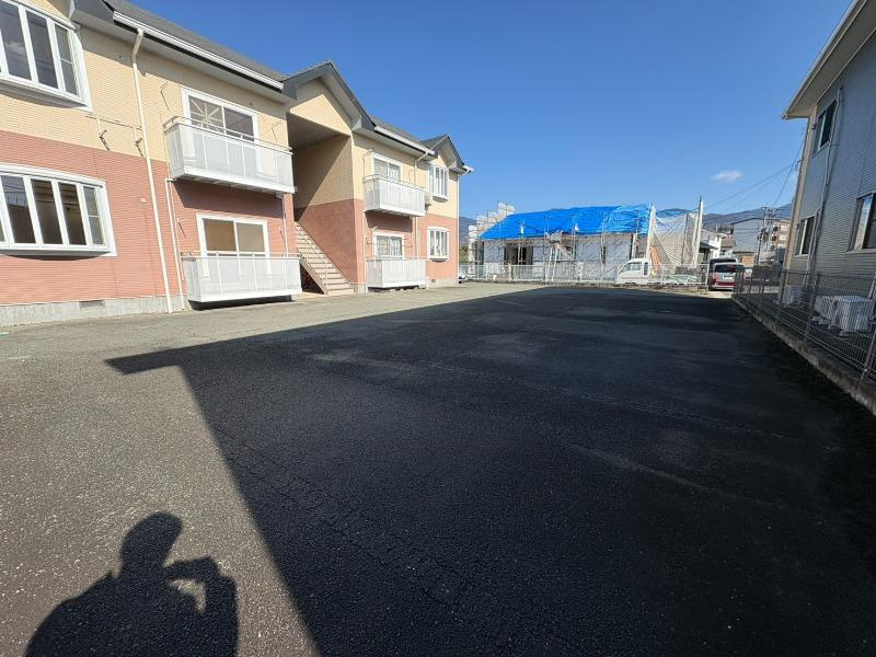 パープルビレッジの駐車場