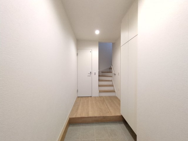 富士見市上沢２丁目の新築一戸建の玄関