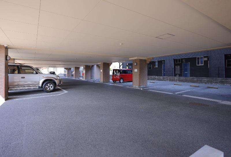 ライフマンション飯塚駅の駐車場